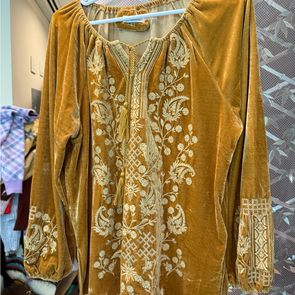 Paparazzi Gold Embellished 3/4 Sleeve Blouse